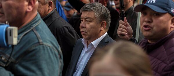 Митинг сторонников Текебаева и Жапарова на Старой площади Бишкека - Sputnik Кыргызстан