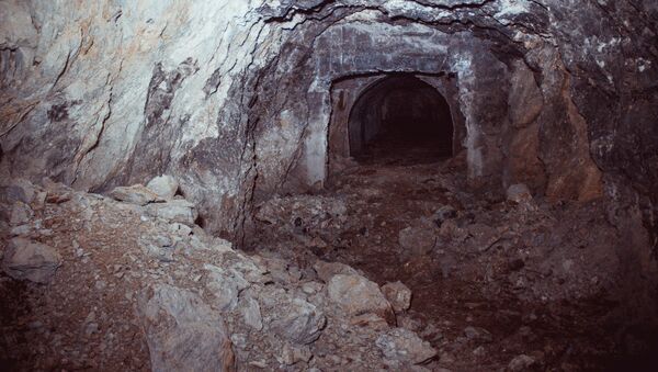 Урановые шахты близ Майлуу-Суу - Sputnik Кыргызстан