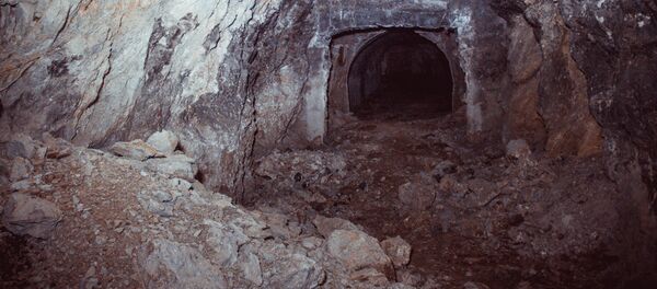 Урановые шахты близ Майлуу-Суу - Sputnik Кыргызстан