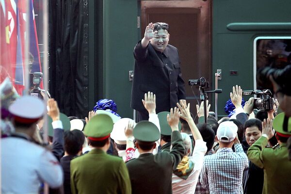 В конце февраля этого года Ким Чен Ын совершил поездку во Вьетнам, где прошел саммит КНДР — США - Sputnik Кыргызстан