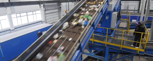 Завод по переработке отходов. Архивное фото Завод по переработке отходов. Архивное фото - Sputnik Кыргызстан