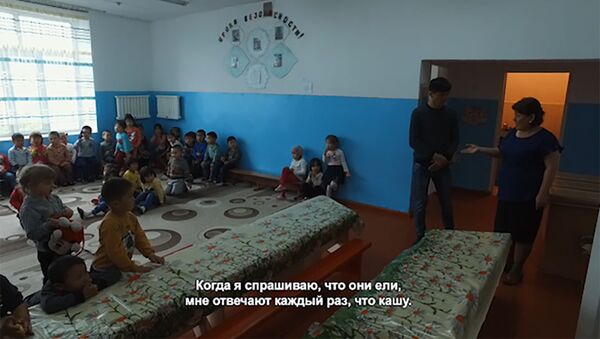 Всегда так? Видео из детсада, где дети спали по четверо в кроватях - Sputnik Кыргызстан