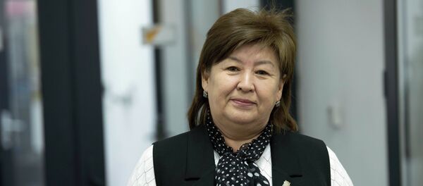 Главный специалист Управления образования мэрии Бишкека Чинара Майтикова - Sputnik Кыргызстан