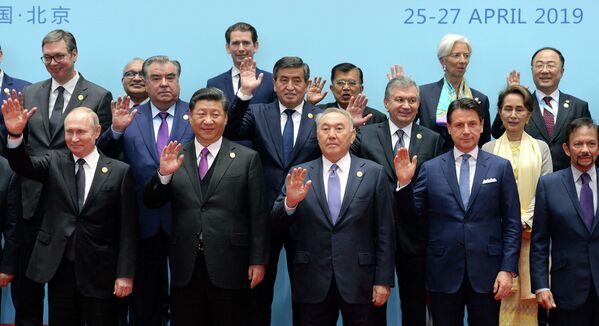 Рабочий визит президента КР Сооронбая Жээнбекова в КНР - Sputnik Кыргызстан