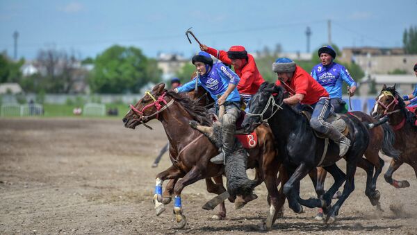 Турнир по кок-бору и национальных конноспортивных игр, посвященный ко Дню города Бишкек - Sputnik Кыргызстан