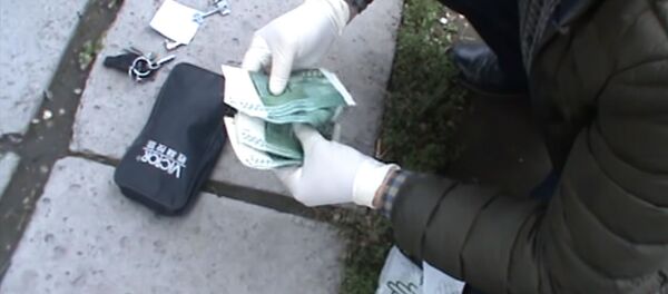 Глава РЭС Северэлектро задержан при получении взятки — видео ГСБЭП Глава РЭС Северэлектро задержан при получении взятки — видео ГСБЭП - Sputnik Кыргызстан