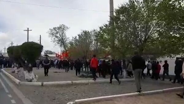 Антиурановый митинг в Балыкчи — видео марша и комментарии мэрии - Sputnik Кыргызстан