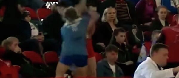 Драка российских самбисток после турнира попала на видео - Sputnik Кыргызстан