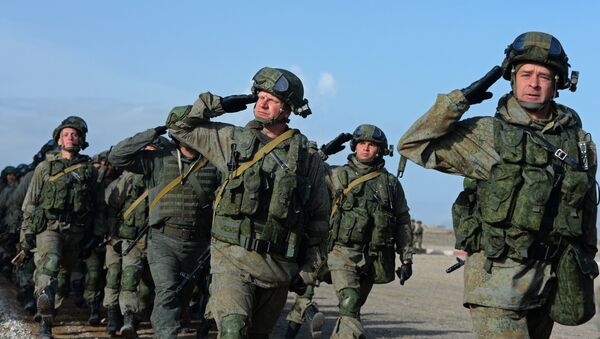 Военнослужащие армии России на учениях. Архивное фото - Sputnik Кыргызстан
