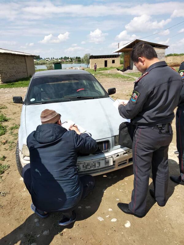 Бишкекте мигранттын уулун таякеси сабап, унаасы менен сүйрөткөн - Sputnik Кыргызстан