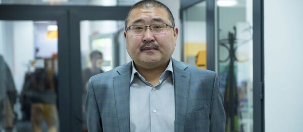 Директор Бишкекского пассажирского автотранспортного предприятия Нурлан Койчубаков Директор Бишкекского пассажирского автотранспортного предприятия Нурлан Койчубаков - Sputnik Кыргызстан