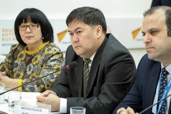 В Кыргызстане продолжается вспышка опасного вируса — в ВОЗ обеспокоены - Sputnik Кыргызстан