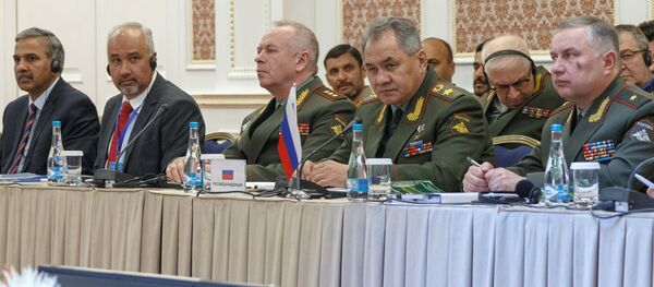 Визит министра обороны РФ  С. Шойгу в Киргизию - Sputnik Кыргызстан