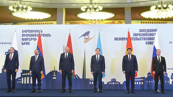 Премьер-министры стран ЕАЭС на заседании Евразийского межправительственного совета в Ереване - Sputnik Кыргызстан