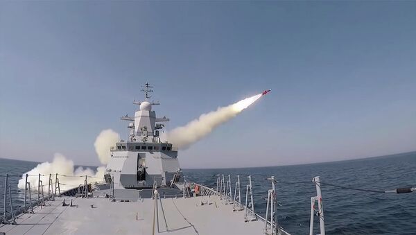 В Балтийском море две ракеты поразили цель на расстоянии 30 км — видео - Sputnik Кыргызстан