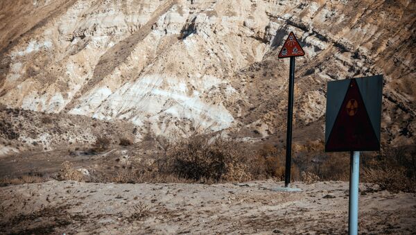 Урановые хвостохранилища в городе Майлуу-Суу - Sputnik Кыргызстан