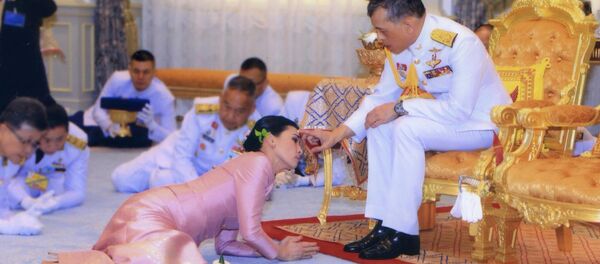 Свадебная церемония короля Таиланда Махи Вачиралонгкорна и его невесты  - Sputnik Кыргызстан