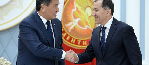 Встреча президента Сооронбая Жээнбекова с судьями Конституционной палаты Верховного суда Встреча президента Сооронбая Жээнбекова с судьями Конституционной палаты Верховного суда - Sputnik Кыргызстан