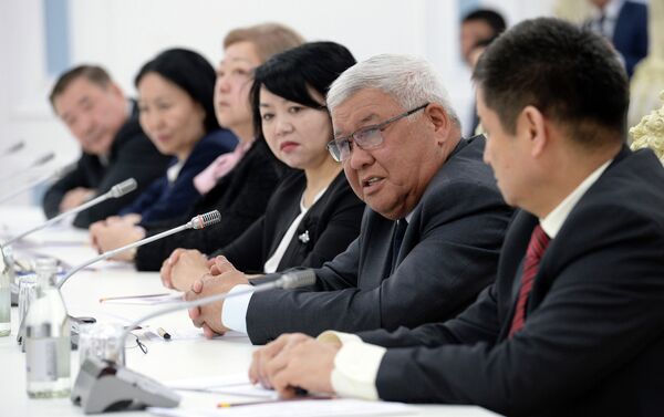 Он подчеркнул, что Конституционная палата играет большую роль в обеспечении стабильной жизнедеятельности государства. - Sputnik Кыргызстан