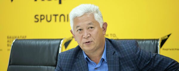 Председатель общественного фонда Мурас при аппарате президента КР Кыяс Молдокасымов Председатель общественного фонда Мурас при аппарате президента КР Кыяс Молдокасымов - Sputnik Кыргызстан