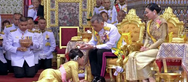 Свадебная церемония короля Таиланда Махи Вачиралонгкорна и его невесты - Sputnik Кыргызстан