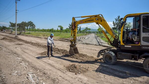 Строительство парка по южной магистрали в Бишкеке - Sputnik Кыргызстан