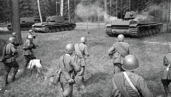 Советские войска на позицию для атаки. Западный фронт. Архивное фото - Sputnik Кыргызстан
