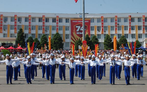 В Оше прошли торжественные мероприятия, посвященные Дню Победы - Sputnik Кыргызстан