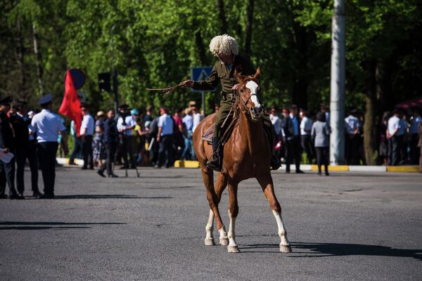 Шествие Бессмертного полка в 2019 году в Бишкеке - Sputnik Кыргызстан