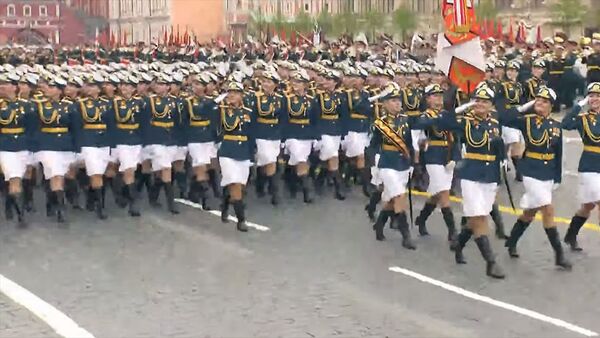 Москва: параддын көркүн ачкан аскер кыздардын видеосу - Sputnik Кыргызстан