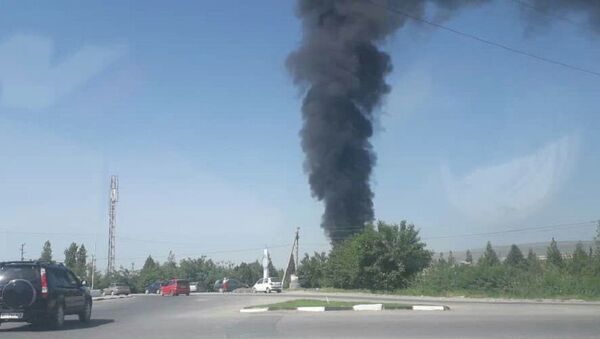 Пожар на нефтебазе по улице Шерматова в Джалал-Абаде - Sputnik Кыргызстан