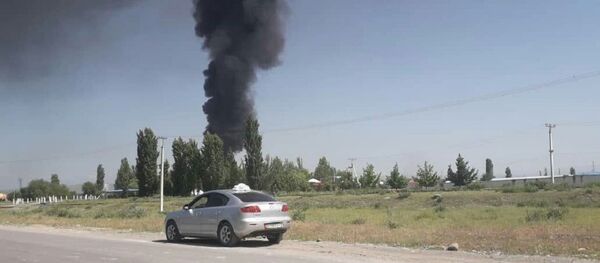 Пожар на нефтебазе по улице Шерматова в Джалал-Абаде - Sputnik Кыргызстан