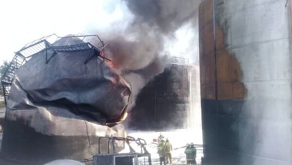 Пожар на нефтебазе по улице Шерматова в Джалал-Абаде  - Sputnik Кыргызстан