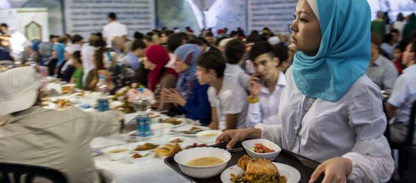 Вечер Республики Крым в рамках благотворительного проекта Шатер Рамадана - Sputnik Кыргызстан