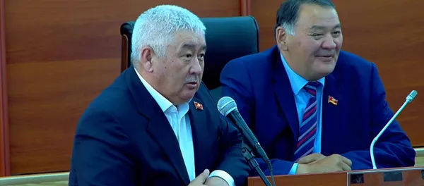 Типтирүүмүн, өлө турган жөнөкөй киши эмесмин. Рысалиевдин ызаланган видеосу Типтирүүмүн, өлө турган жөнөкөй киши эмесмин. Рысалиевдин ызаланган видеосу - Sputnik Кыргызстан