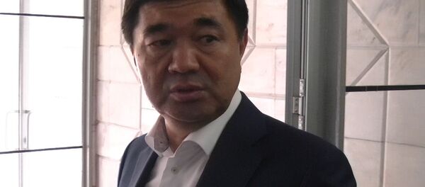 Абылгазиев дал комментарий по скандалу со своим бажа и КТ Мобайл. Видео - Sputnik Кыргызстан