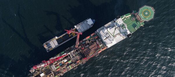 Укладка газопровода Северный поток - 2 в российских водах - Sputnik Кыргызстан