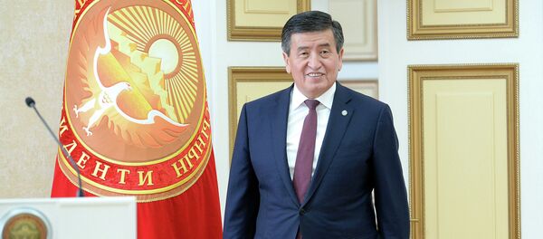 Церемония награждения многодетных матерей президентом Сооронбаем Жээнбековым - Sputnik Кыргызстан