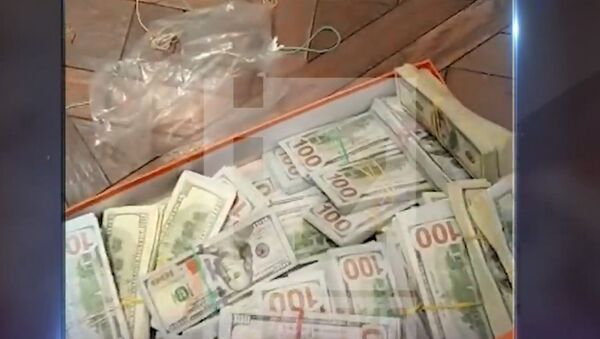 Переплюнул Захарченко — у полковника ФСБ изъяли 12 миллиардов рублей. Видео - Sputnik Кыргызстан