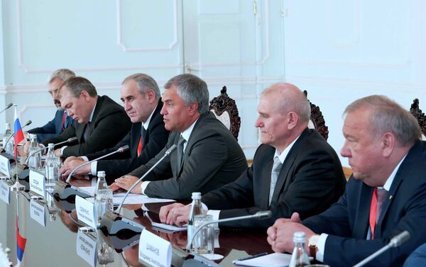 Встреча прошла в Бишкеке в преддверии внеочередного заседания Совета Парламентской ассамблеи ОДКБ - Sputnik Кыргызстан