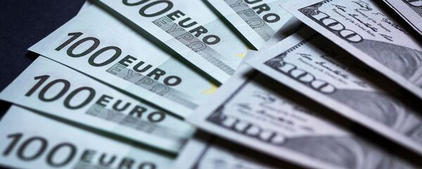 Евро жана доллар купюралары. Архив - Sputnik Кыргызстан