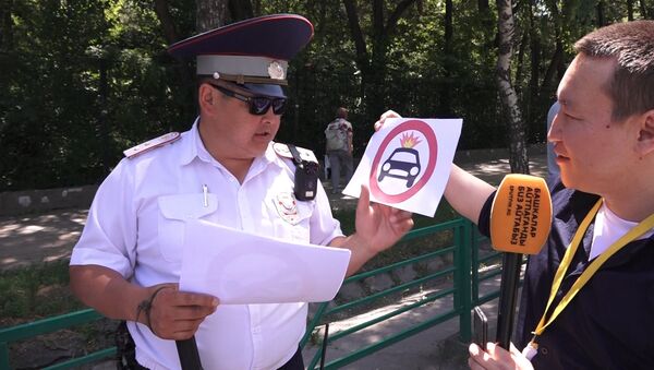 Жооп бербейм! Бишкектеги автоинспекторлордун билимин текшерген видео - Sputnik Кыргызстан