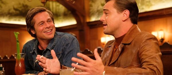 Вышел новый трейлер фильма Тарантино с Брэдом Питтом и Ди Каприо - Sputnik Кыргызстан