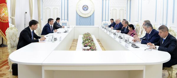 Встреча президента Сооронбая Жээнбекова с МИД государств-членов ШОС в Бишкеке Встреча президента Сооронбая Жээнбекова с МИД государств-членов ШОС в Бишкеке - Sputnik Кыргызстан
