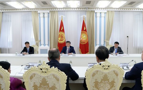 Глава государства отметил, что организация состоялась как уникальное международное объединение по взаимодействию и выработке механизмов сотрудничества в различных сферах, во взаимоотношениях твердо укрепился шанхайский дух - Sputnik Кыргызстан