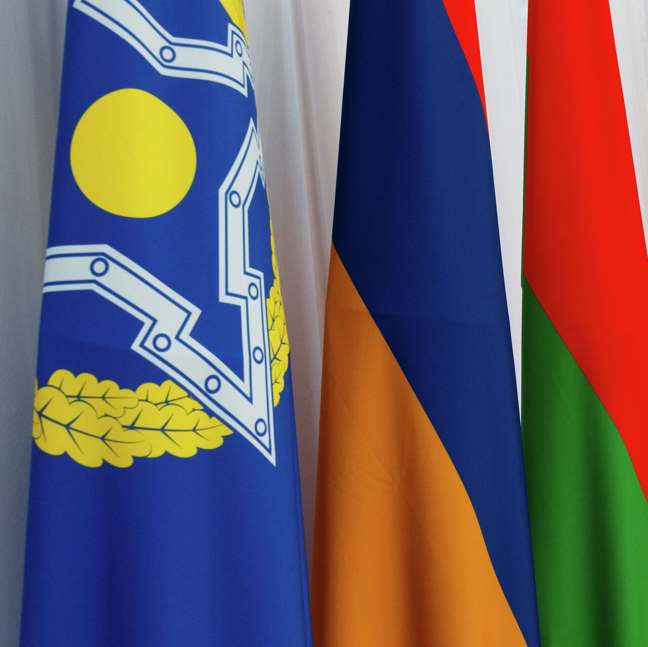 Беркова порно қара еркектермен онлайн