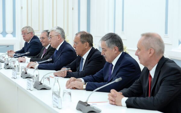 Глава государства подчеркнул, что все время существования организации ведется целенаправленная работа по дальнейшему совершенствованию и укреплению потенциала ОДКБ. - Sputnik Кыргызстан