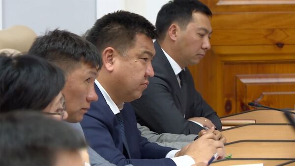 Как премьер отчитывал Мурашева за гнилой картофель — видео - Sputnik Кыргызстан
