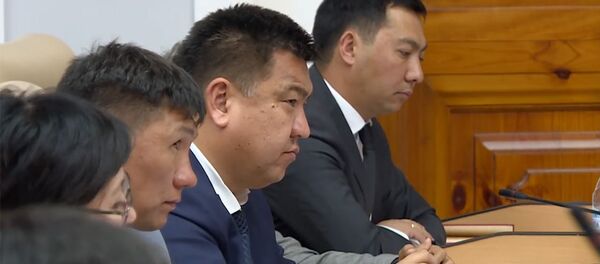 Как премьер отчитывал Мурашева за гнилой картофель — видео - Sputnik Кыргызстан