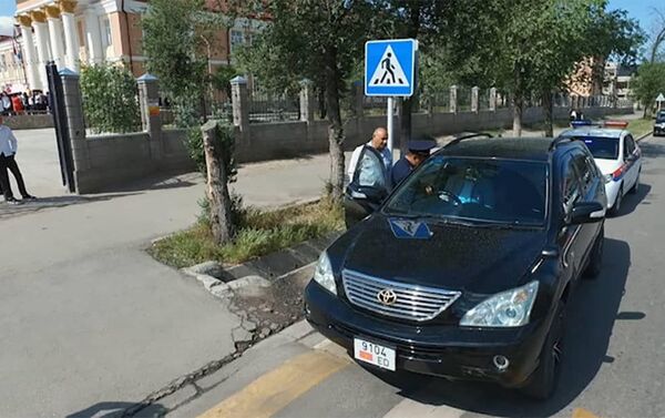 В Управлении обеспечения безопасности дорожного движения столицы отметили, что автоинспекторы должны пресекать факты нарушений ПДД несовершеннолетними водителями, если таковые будут. - Sputnik Кыргызстан